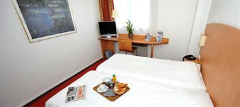 Restaurant Kyriad Mulhouse Nord Hotel 3*